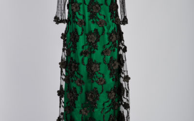 Emerald and dark color outfit